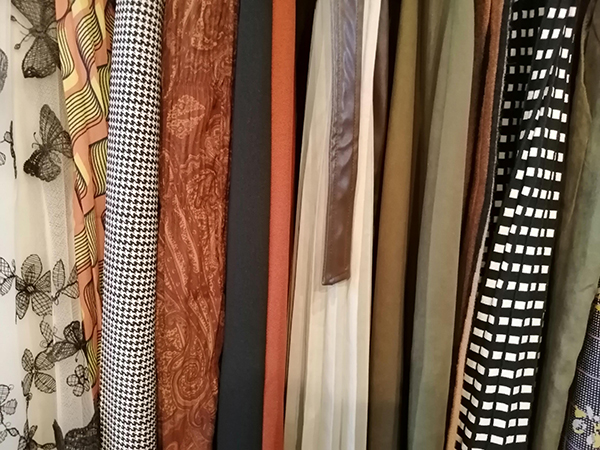 様々な柄のスカート